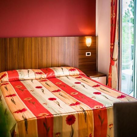Hotel Vienna Lignano Sabbiadoro Eksteriør billede