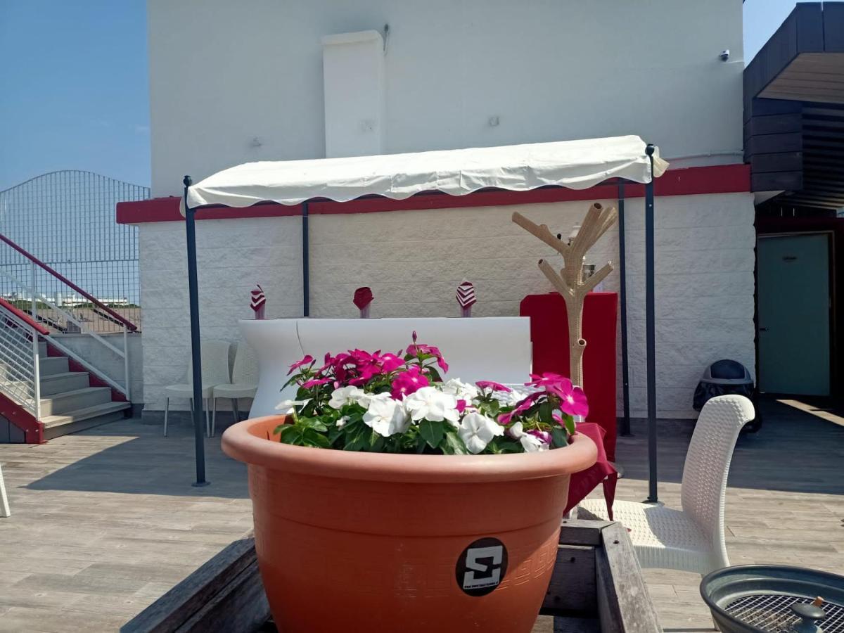 Hotel Vienna Lignano Sabbiadoro Eksteriør billede