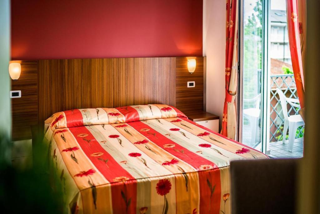 Hotel Vienna Lignano Sabbiadoro Eksteriør billede