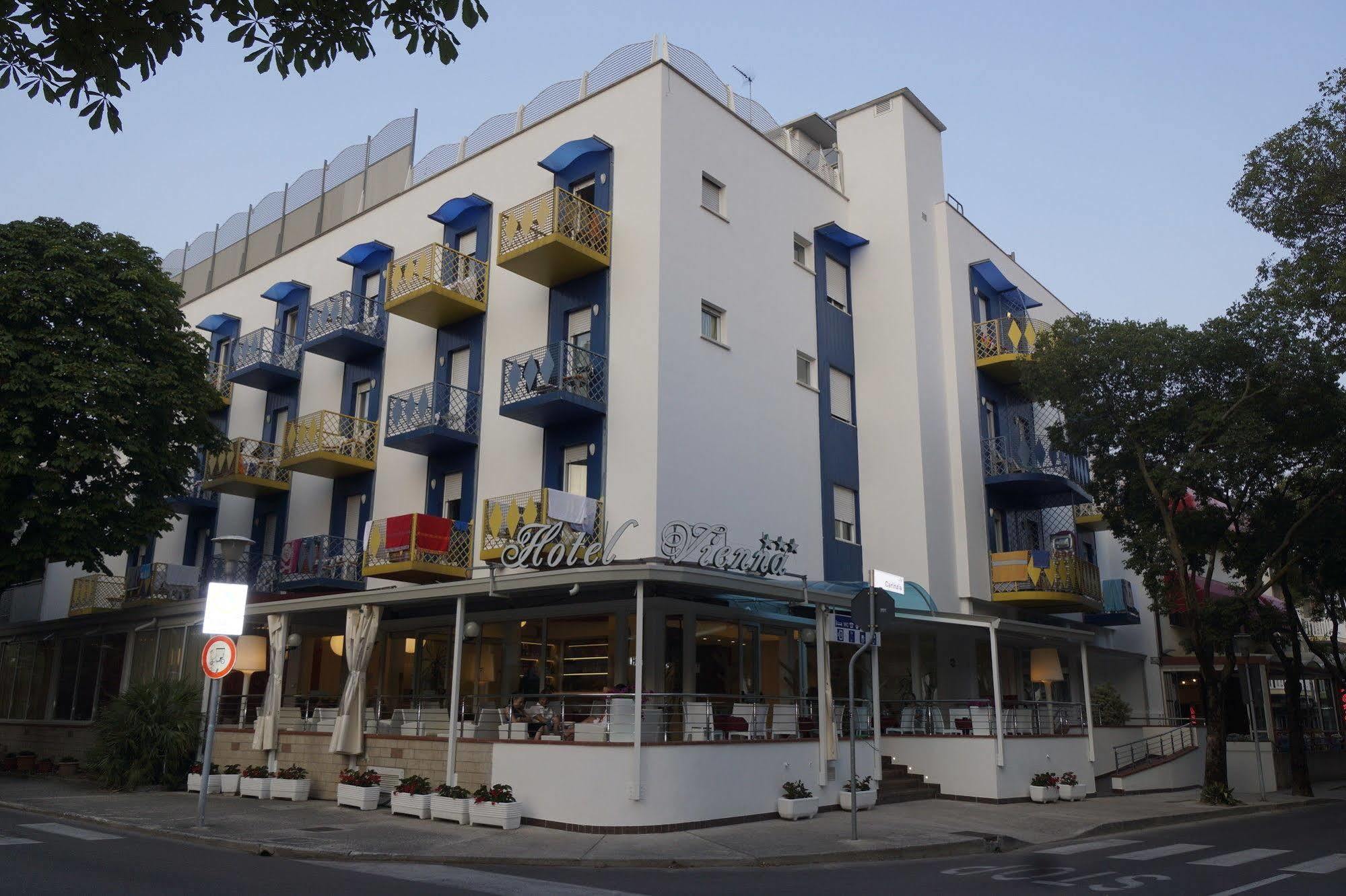 Hotel Vienna Lignano Sabbiadoro Eksteriør billede