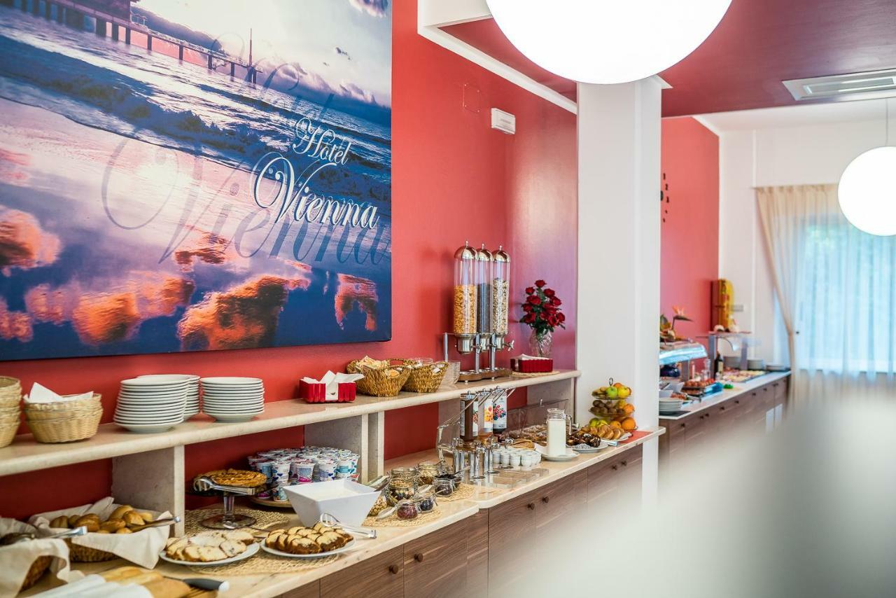 Hotel Vienna Lignano Sabbiadoro Eksteriør billede