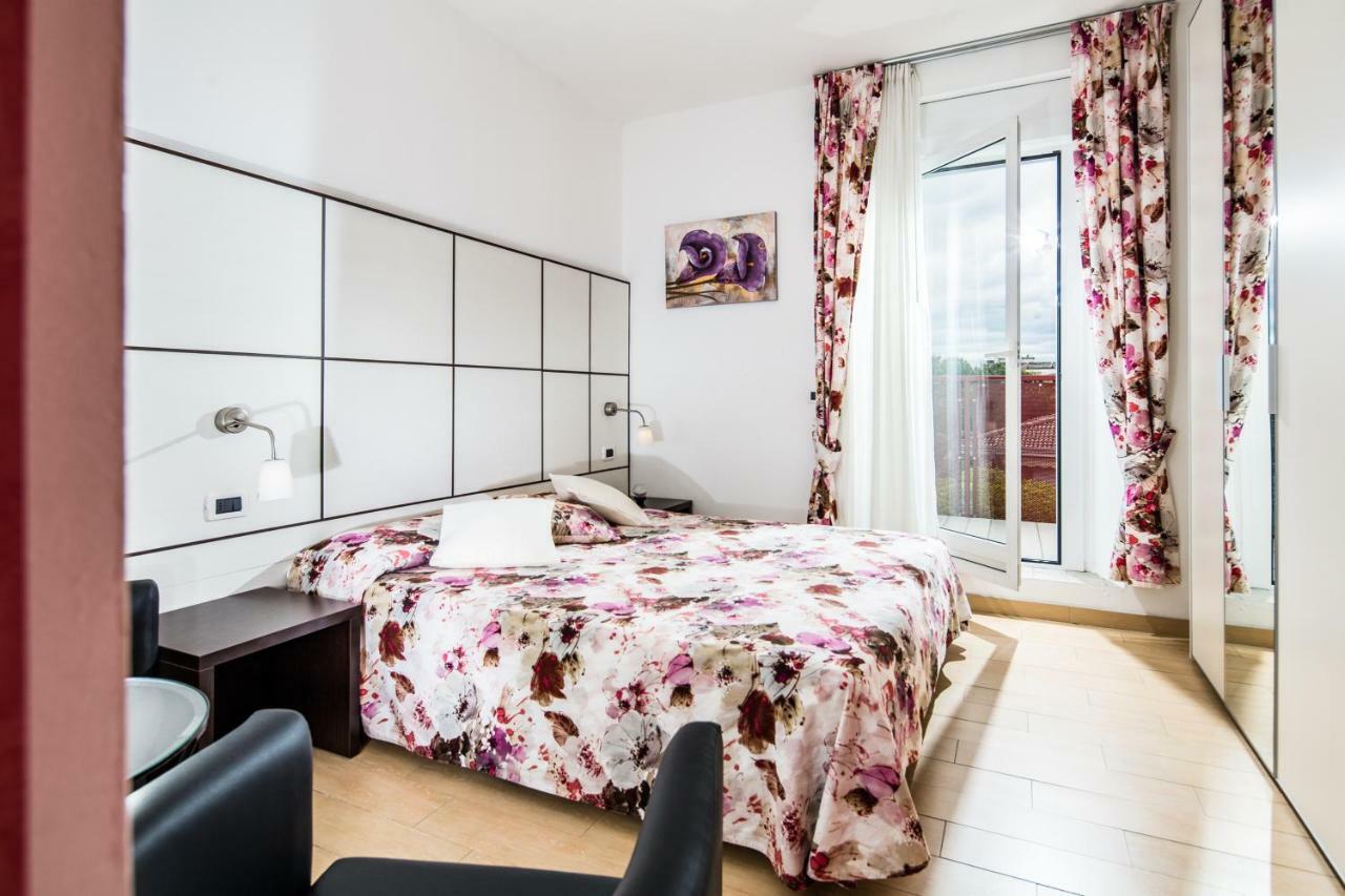 Hotel Vienna Lignano Sabbiadoro Eksteriør billede
